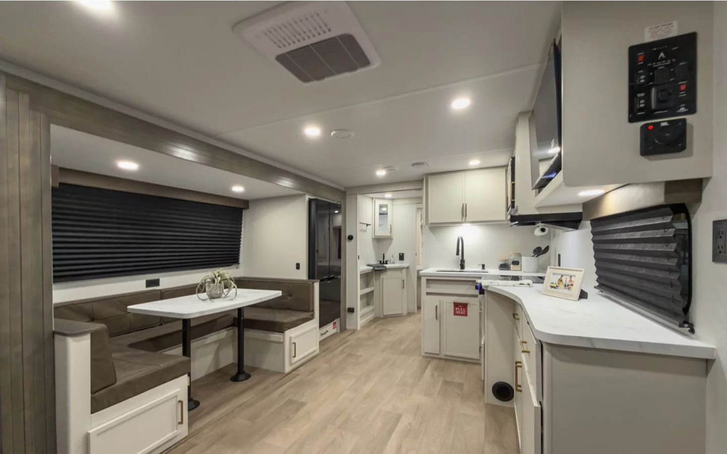 2027 Grand Design Transcend 265BHT - Image 10