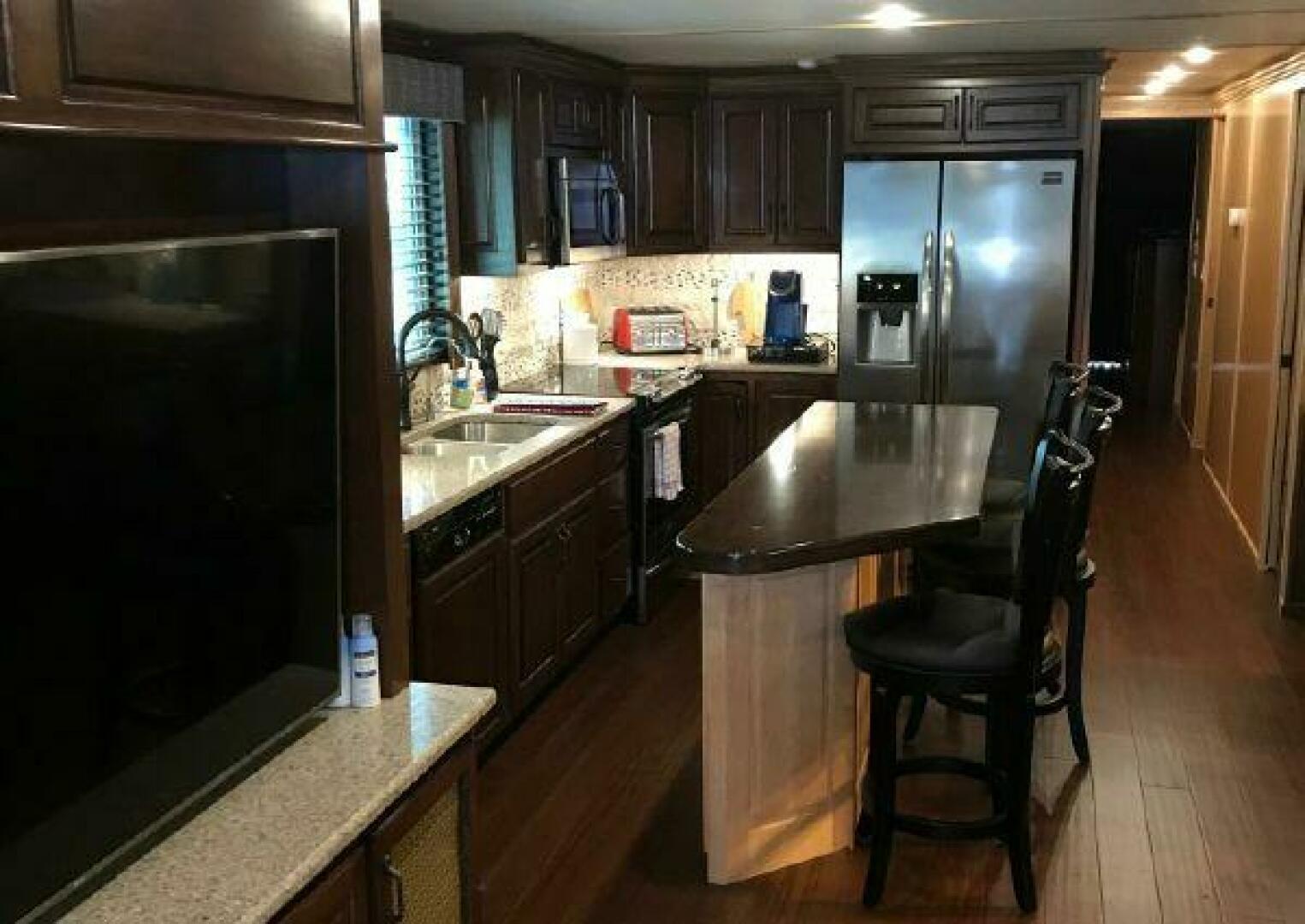 2017 Sumerset Houseboat - Image 111