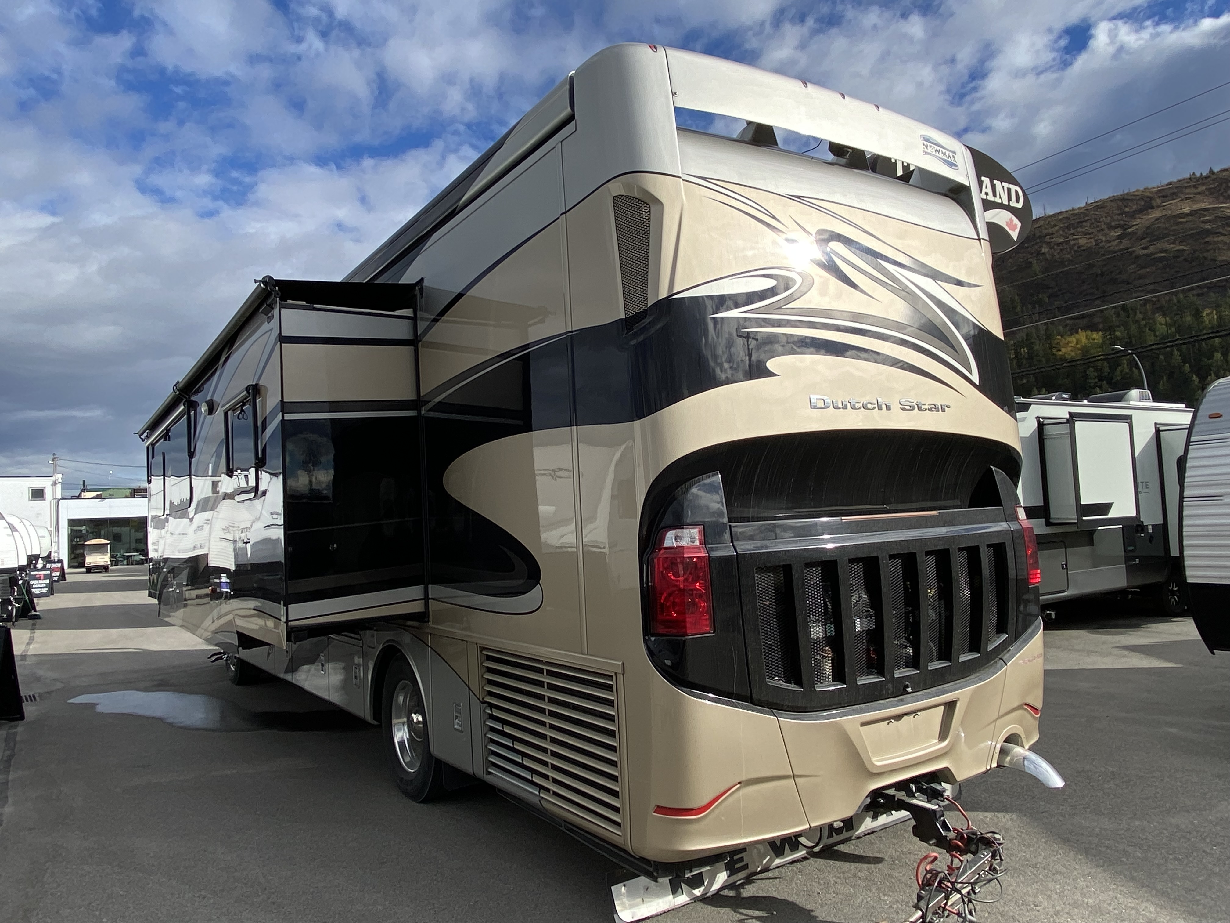 2015 NEWMAR DUTCHSTAR 3736 - Image 8