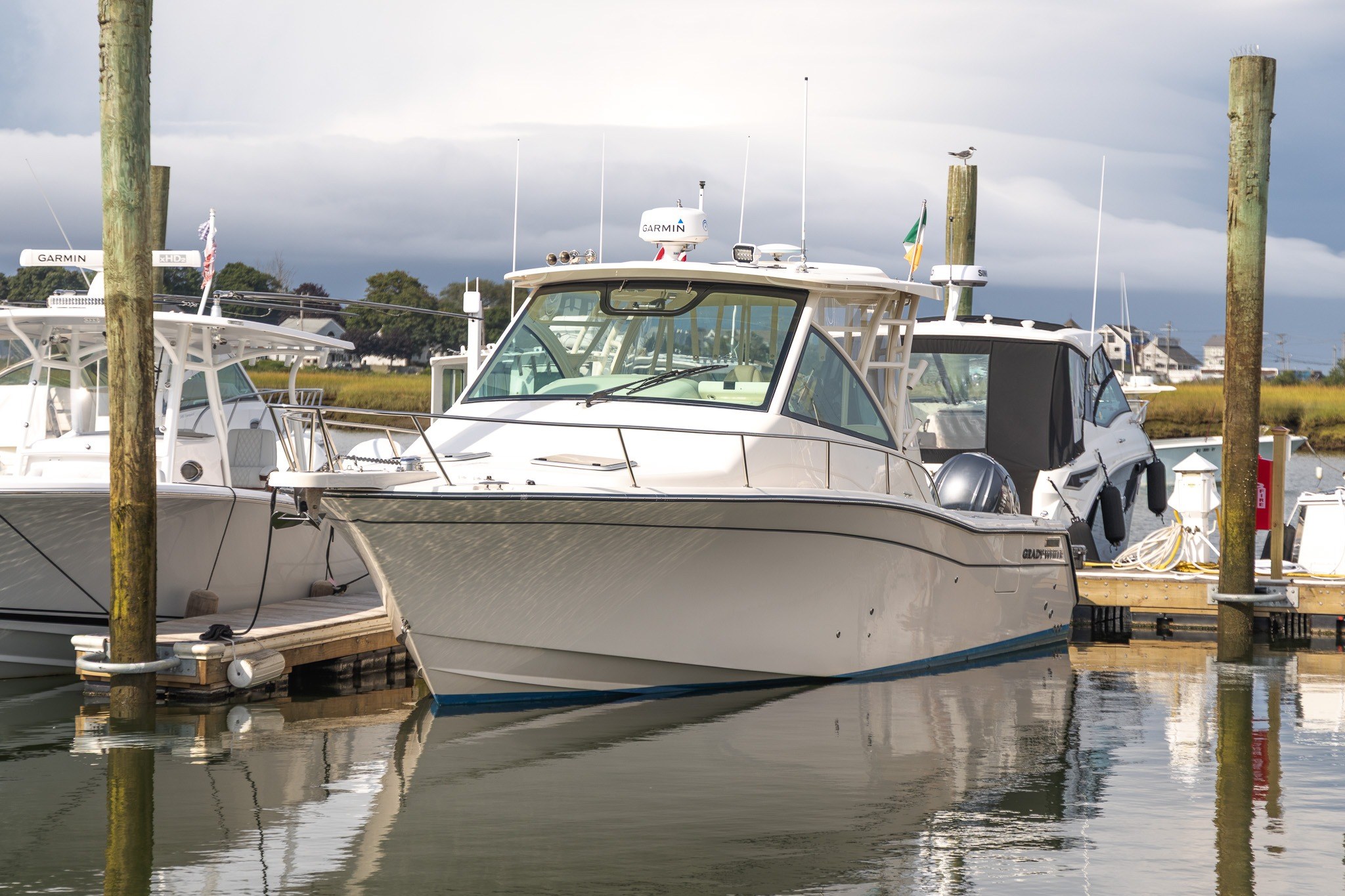 2020 Grady-White Express 330 - Image 2