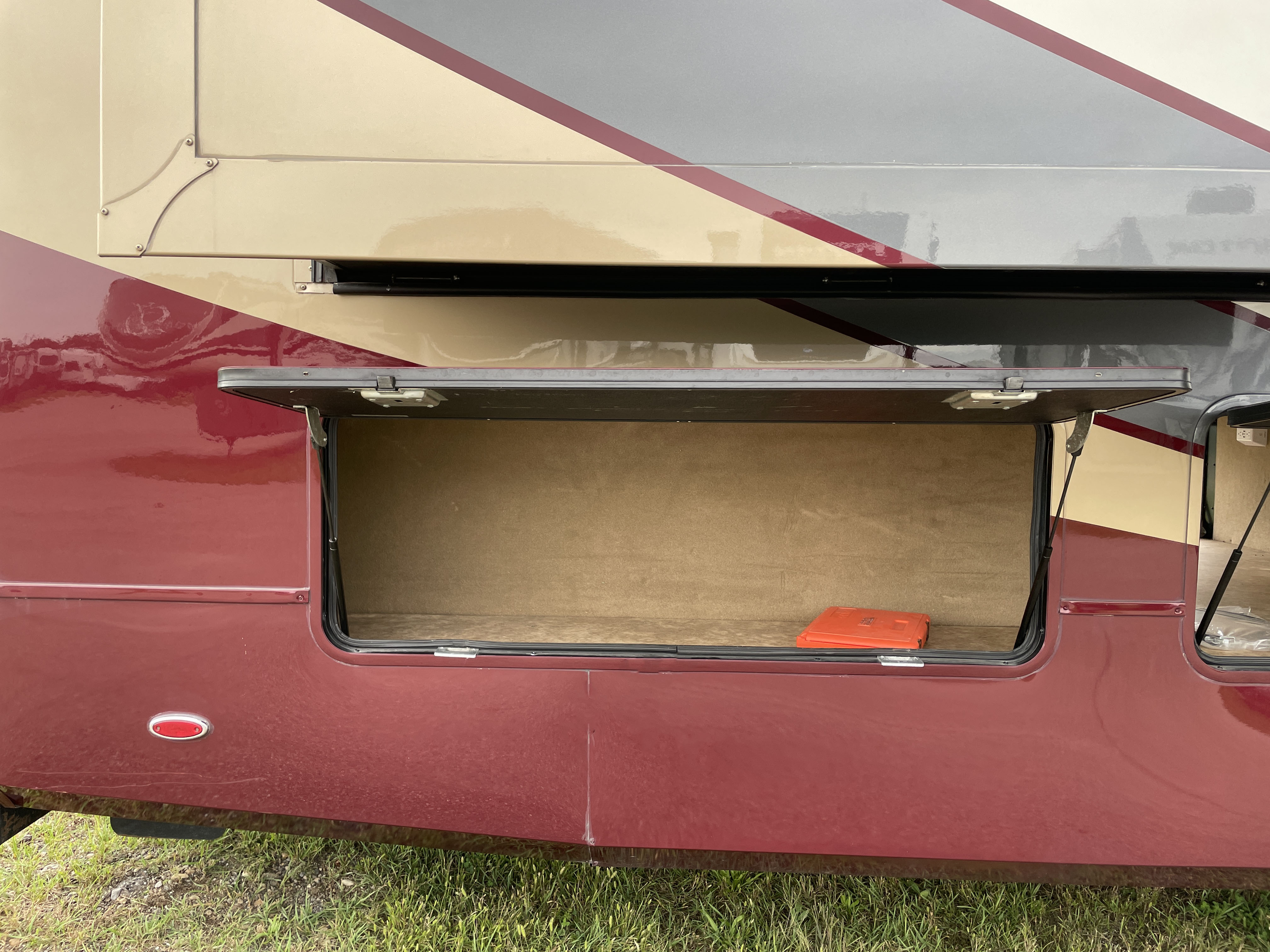 2020 Vanleigh RV Beacon 42RDB - Image 5