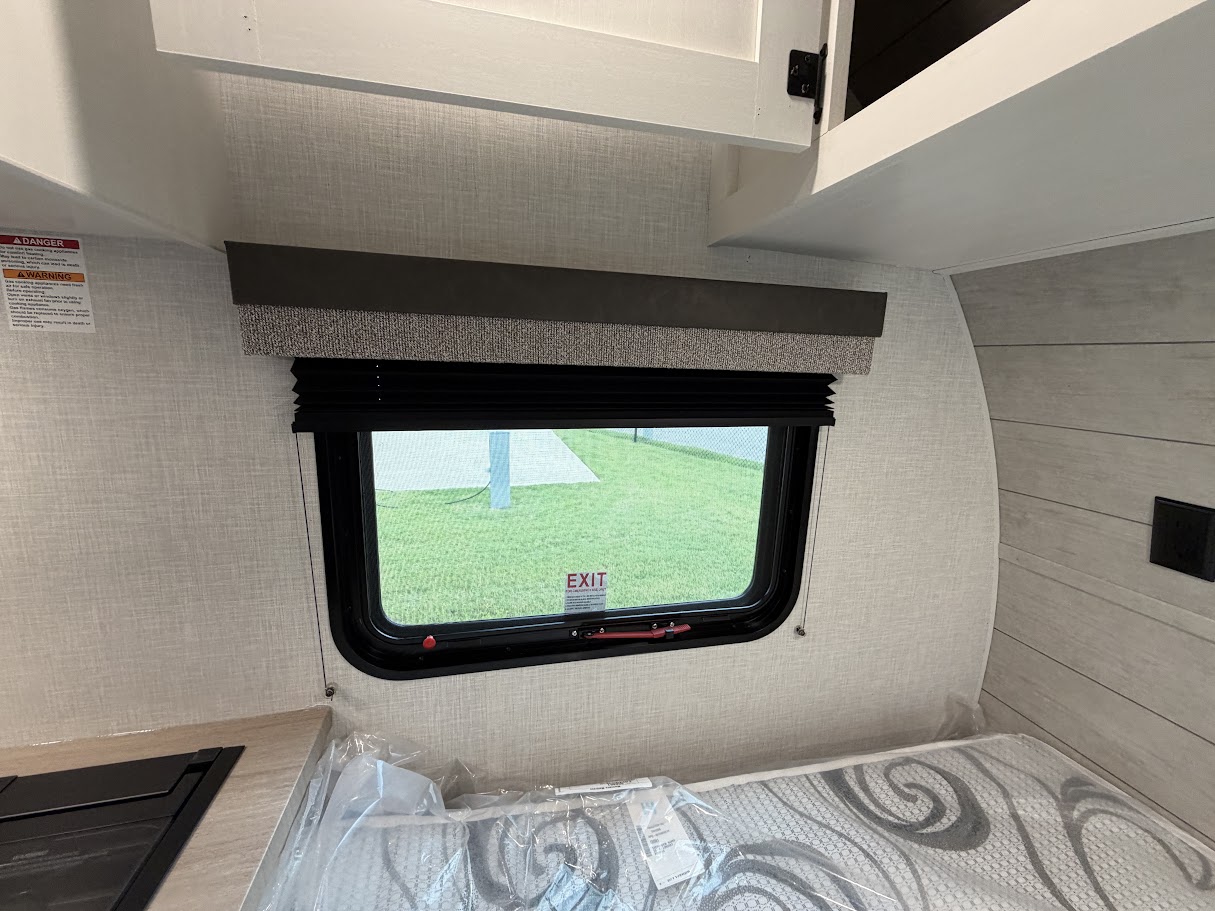 2026 VENTURE RV SIENNA 140VFD - Image 17