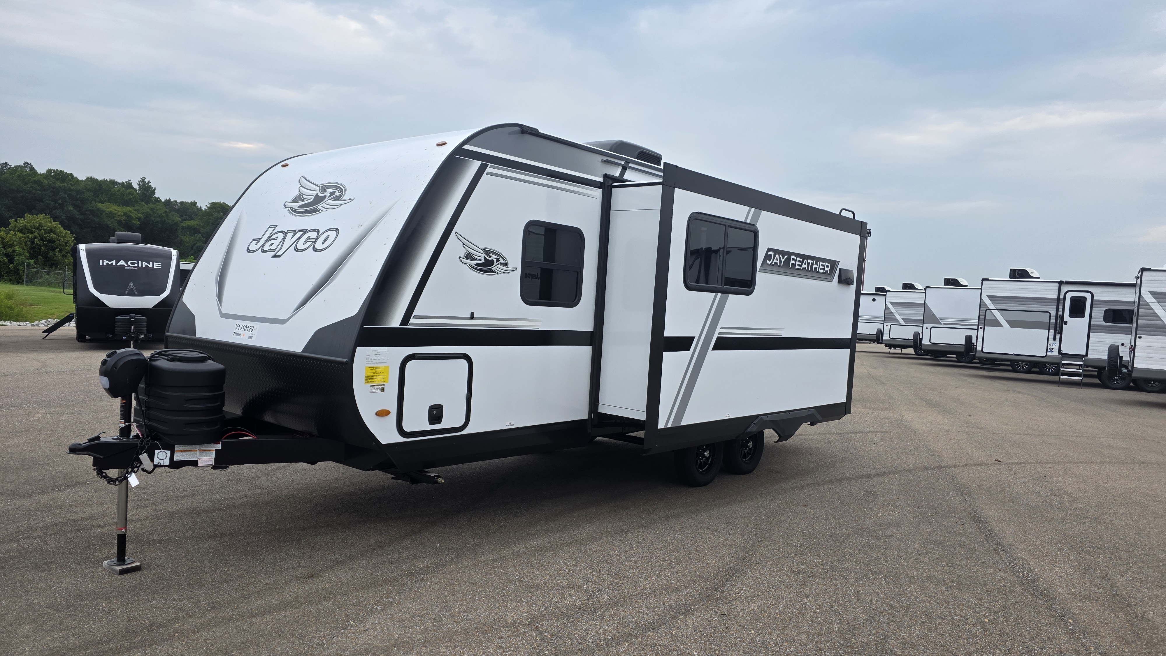 2027 JAYCO JAY FEATHER 21MML - Image 2