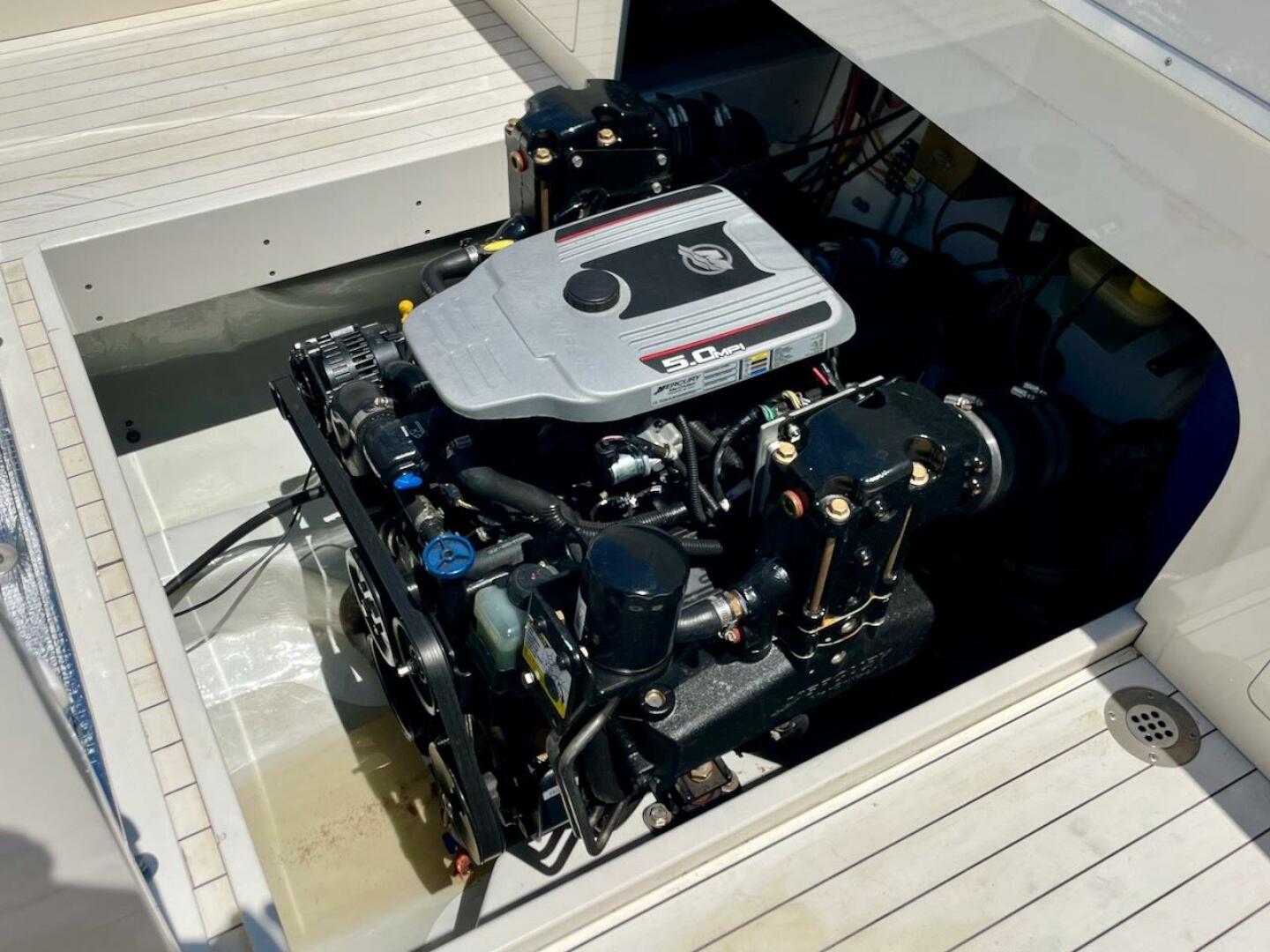 2013 CHRIS-CRAFT Lancer Sportsman Base - Image 38