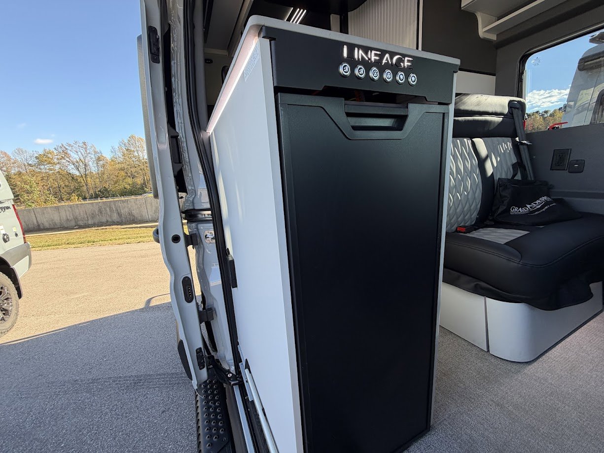 2026 GRAND DESIGN LINEAGE SERIESVT LVT1 - Image 8