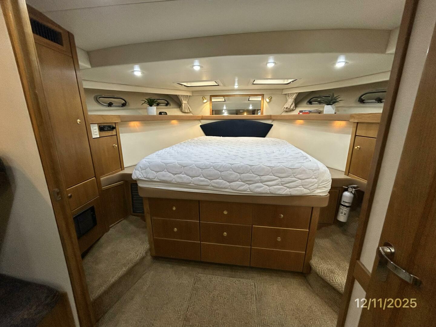 1998 Bayliner 4788 - Image 53