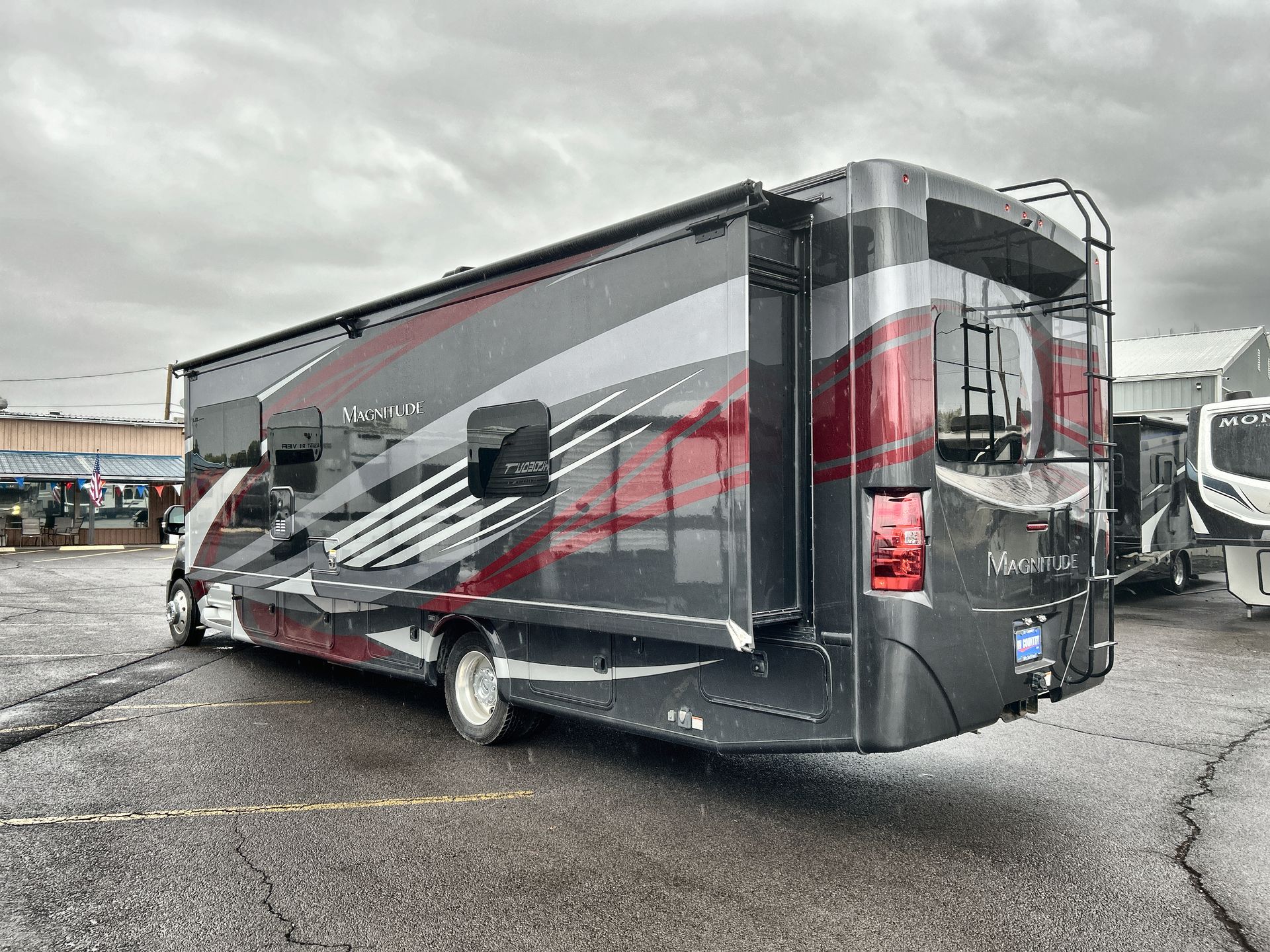 2021 Thor Motor Coach Magnitude SV34 - Image 11