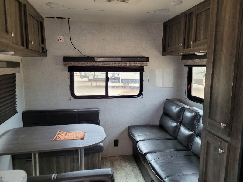2020 Highland Ridge Mesa Ridge Conventional MR21FB - Image 6