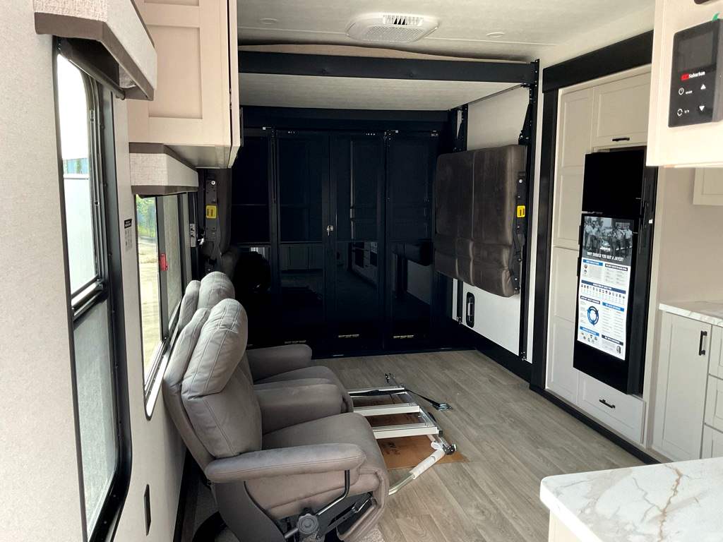 2027 JAYCO SEISMIC 265 - Image 8
