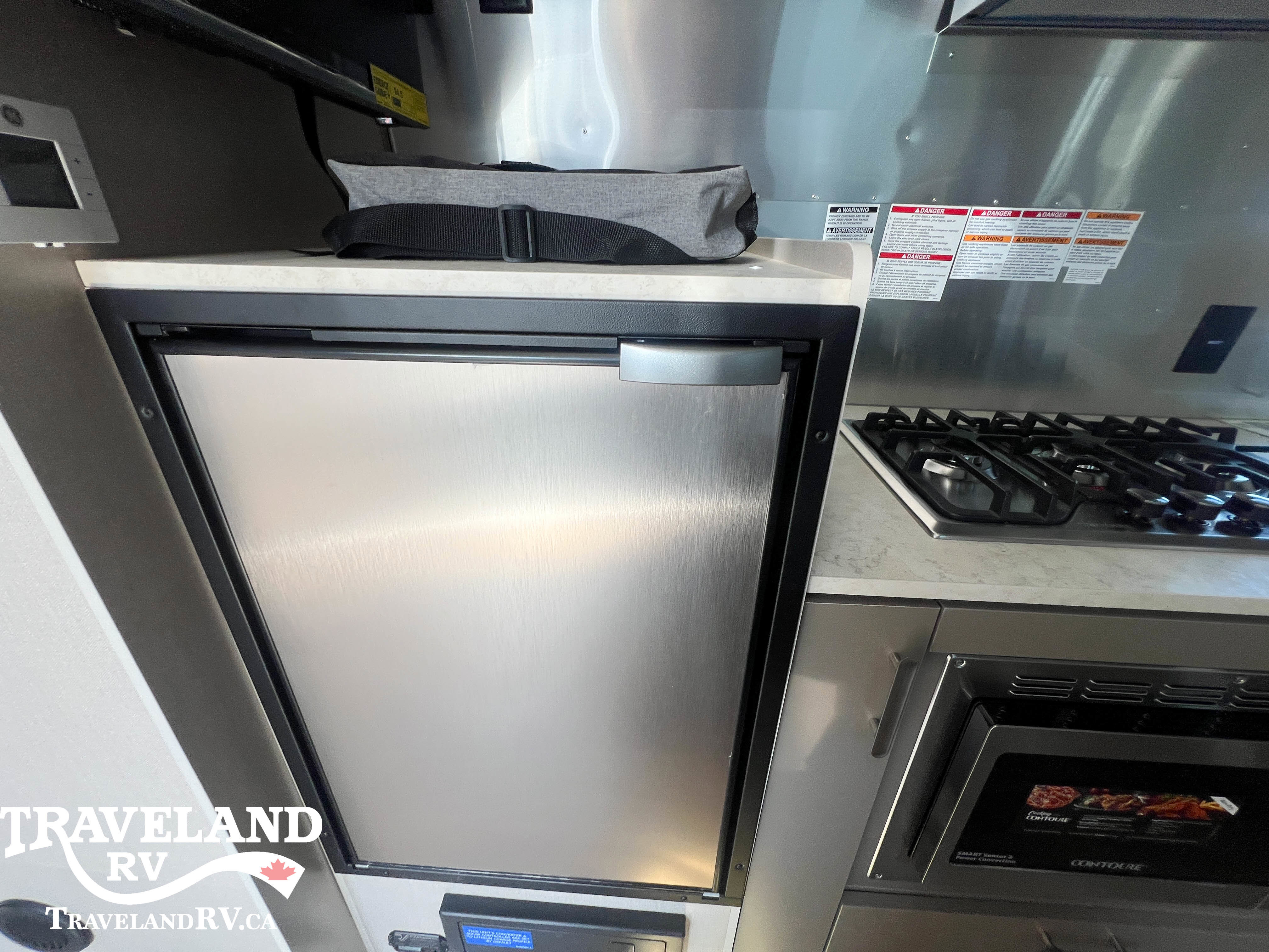 2025 Airstream Caravel 22FB - Image 12
