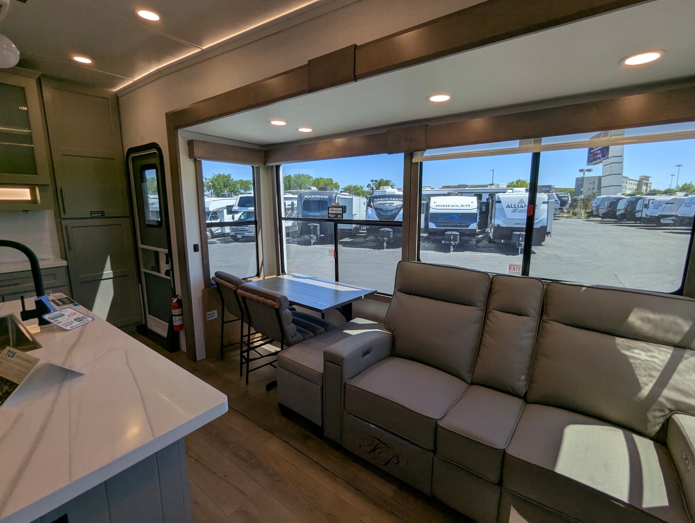 2026 Alliance RV Paradigm 340RL - Image 15