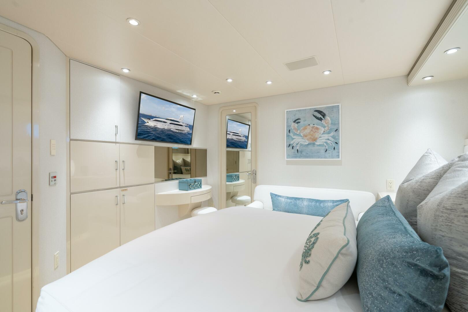 2001 Westship Skylounge - Image 33