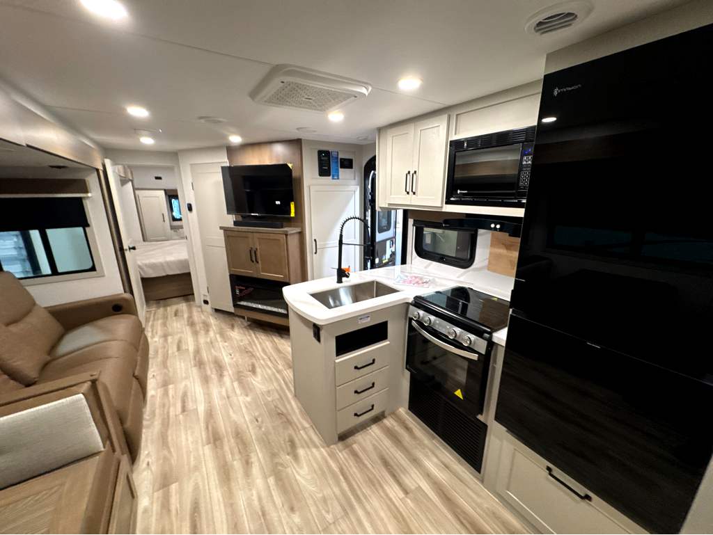 2027 VENTURE RV SPORTTREK 343VBH - Image 12