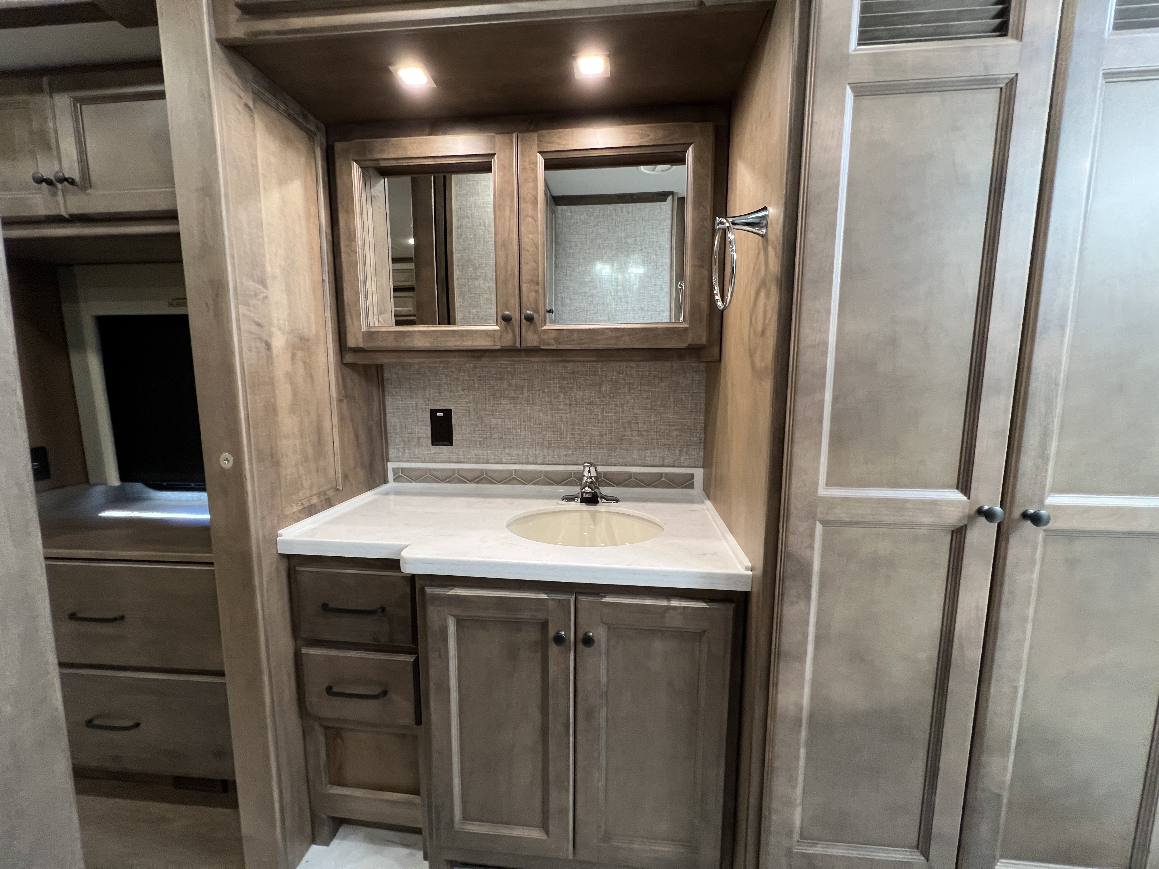2025 Tiffin Open Road Allegro 34 PA - Image 39