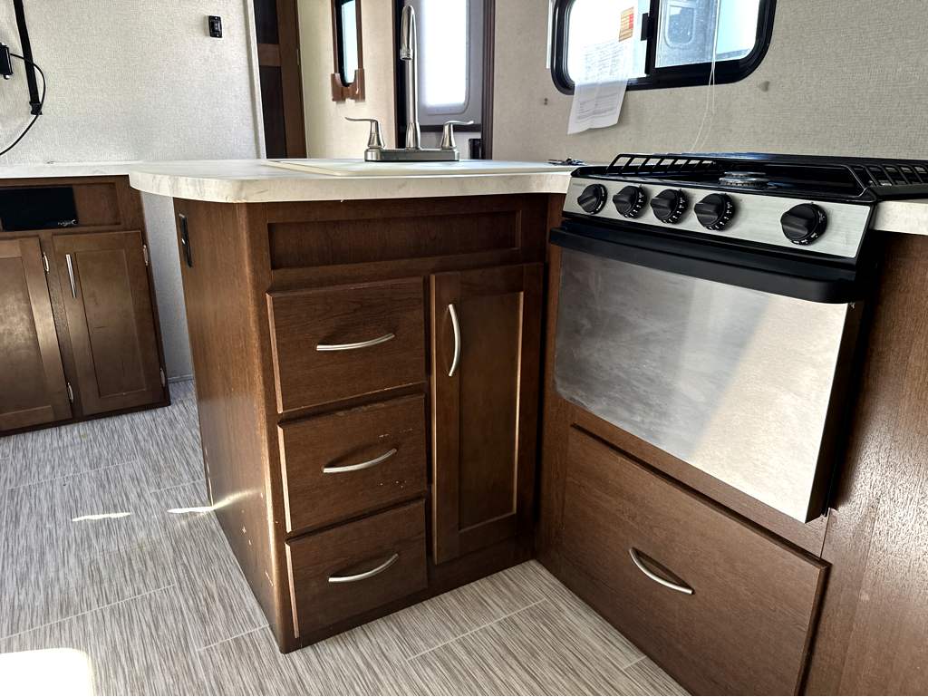2018 PRIME TIME CRUSADER 30BH - Image 16
