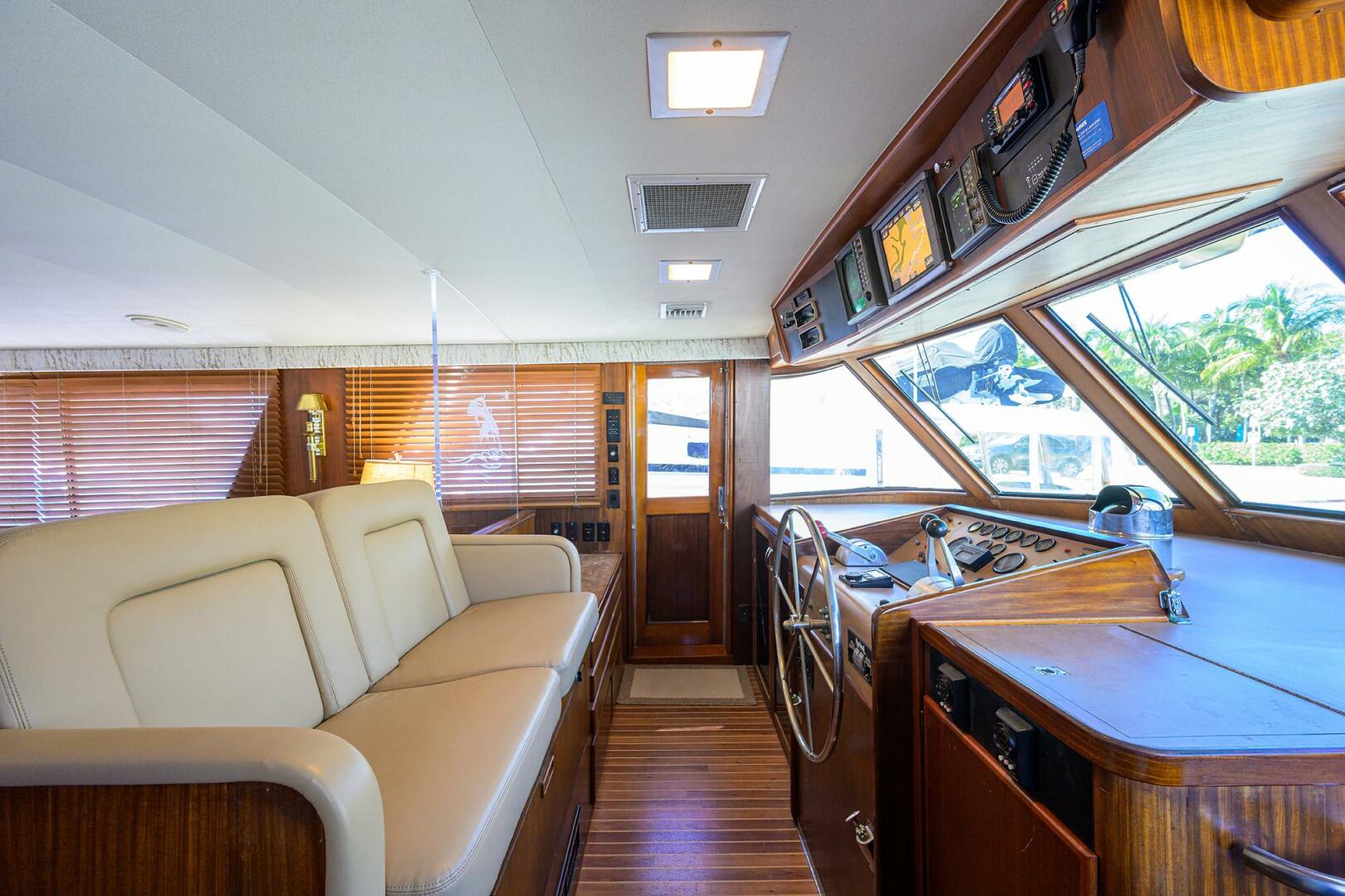 2003 Jupiter 31 Cuddy - Image 50