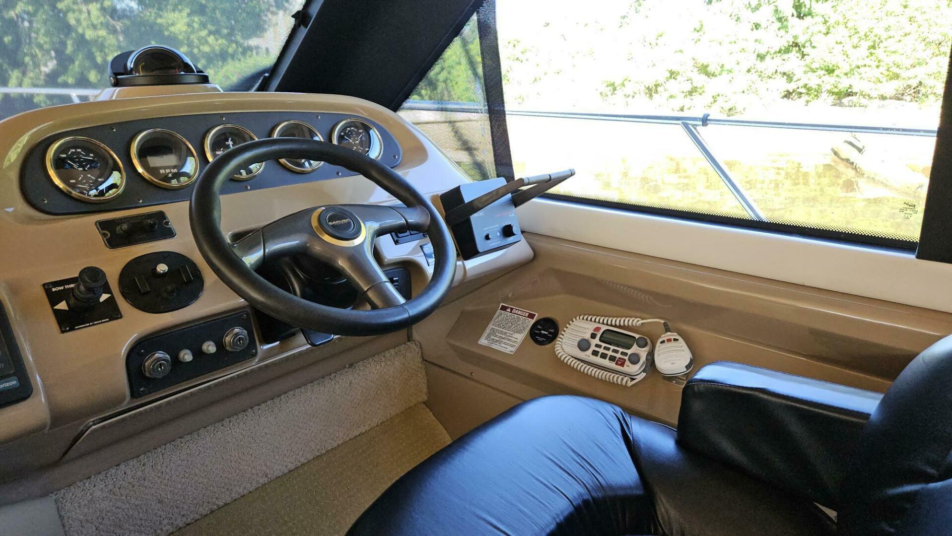 2000 Carver 450 Voyager - Image 9