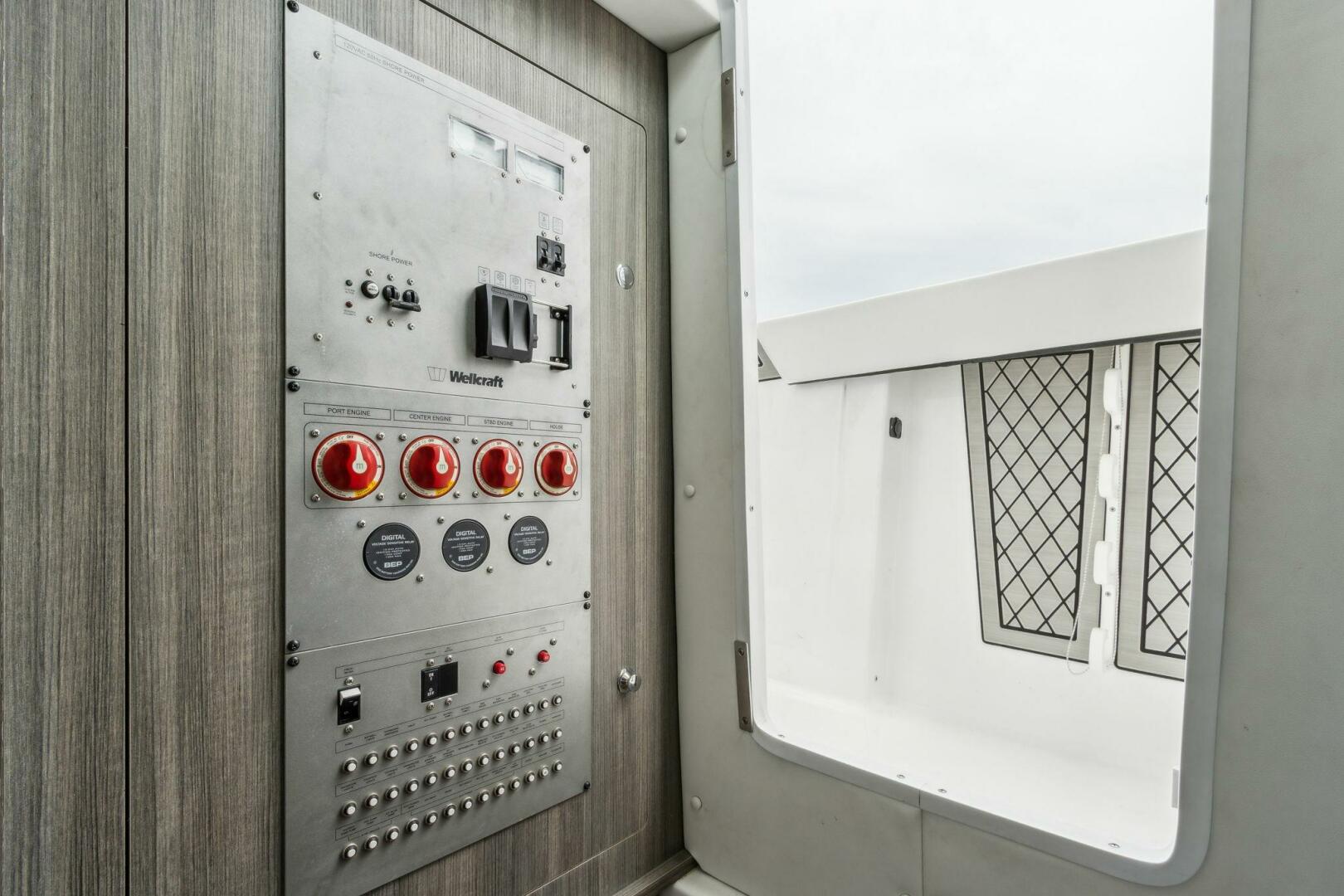 2023 Wellcraft 352 Fisherman Center Console - Image 28