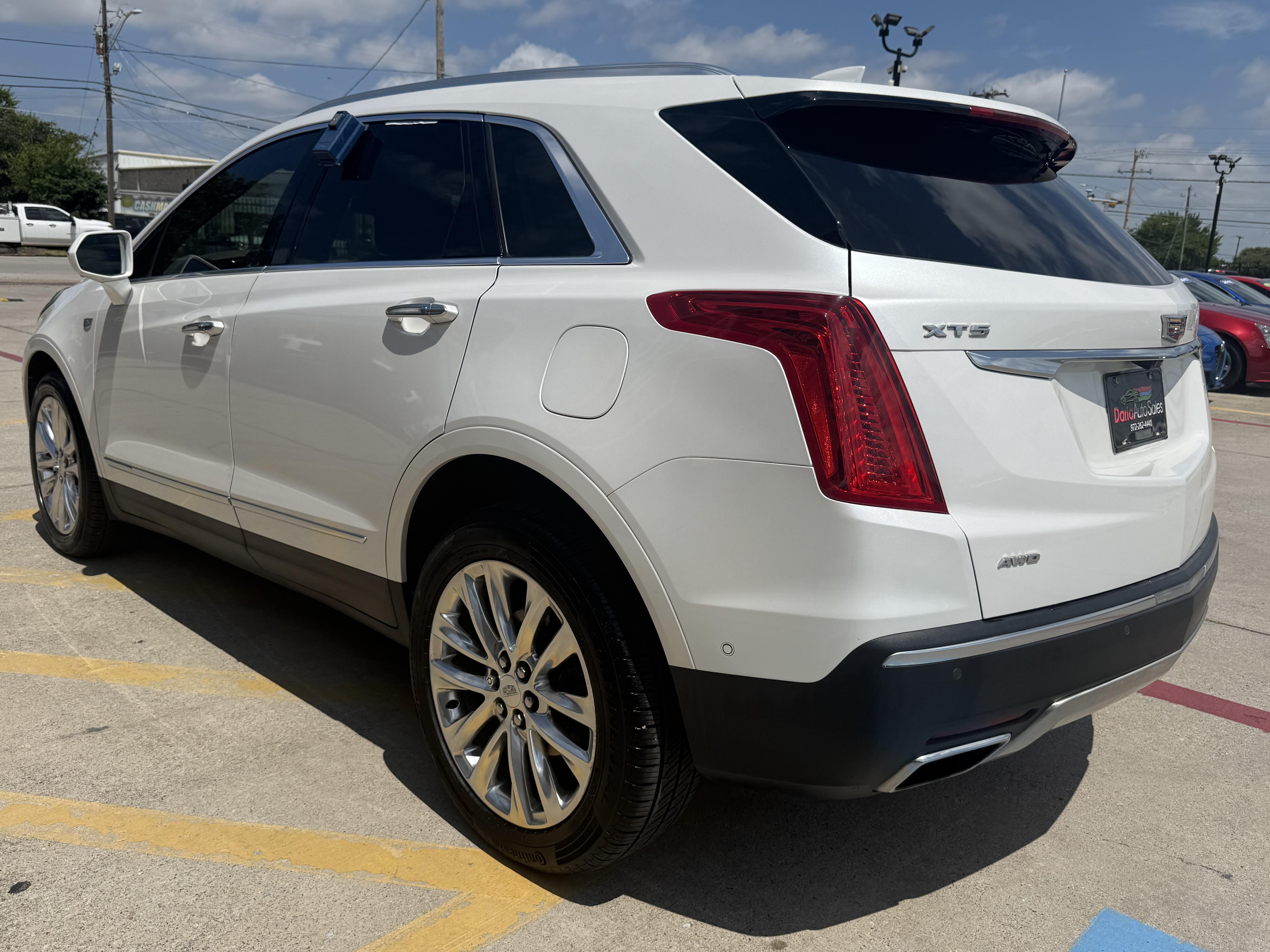 2017 Cadillac Xt5 Utility 4D Platinum AWD V6 - Image 4