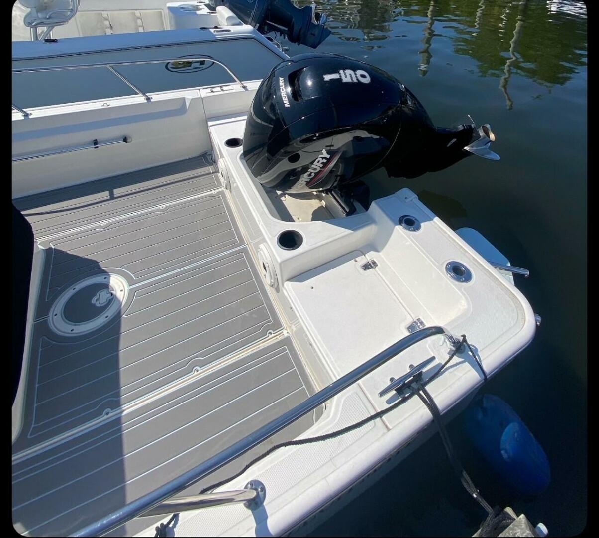 2020 Boston Whaler 190 Montauk Base - Image 13