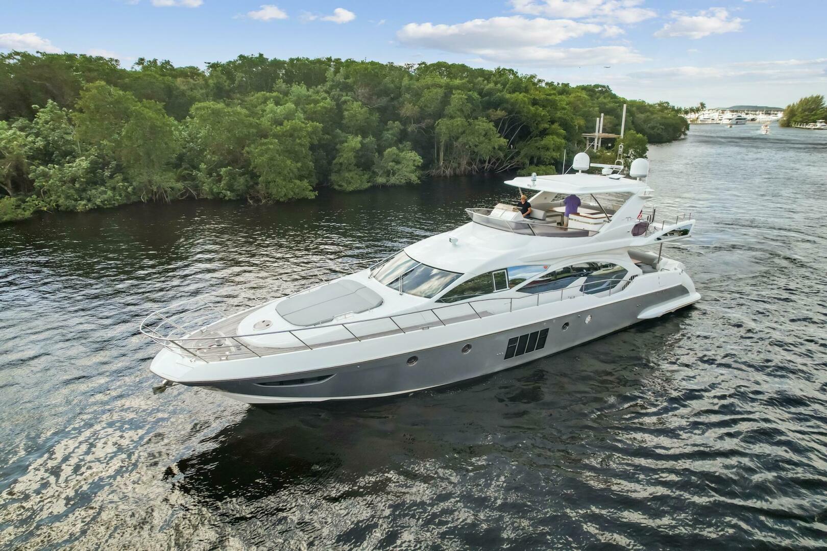 2013 Azimut 70 - Image 2
