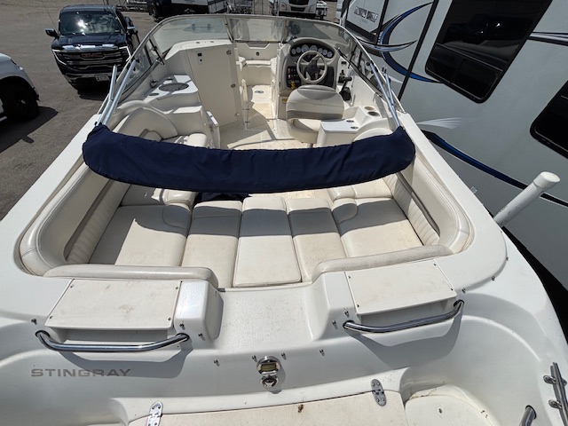 2004 STINGRAY 220DR - Image 12