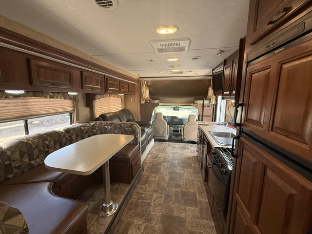 2015 Forest River Sunseeker 3010DS - Image 18