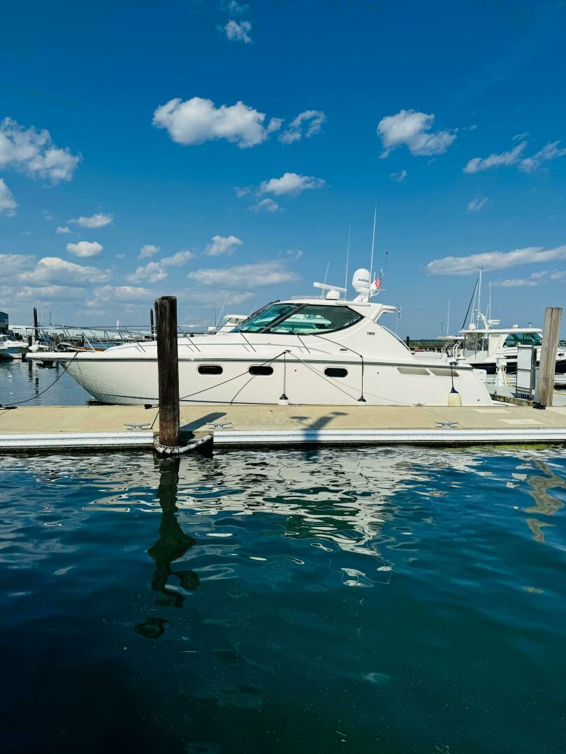 2007 Tiara Yachts 3900 Sovran - Image 2