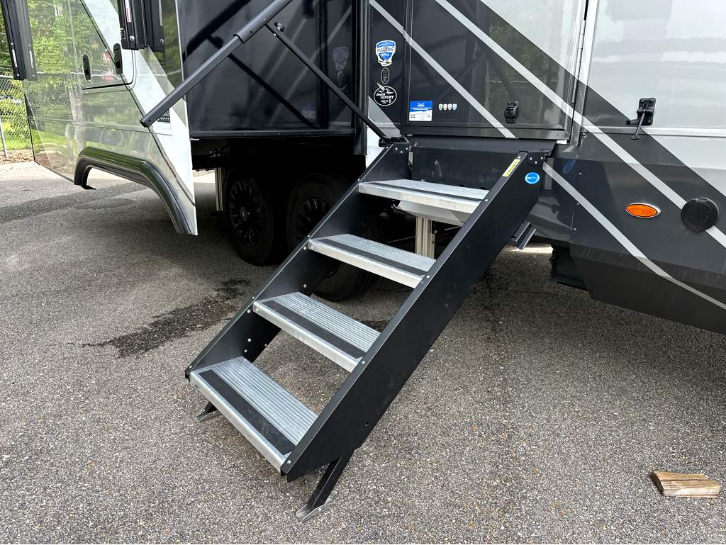 2027 JAYCO PINNACLE 32RLTS - Image 7