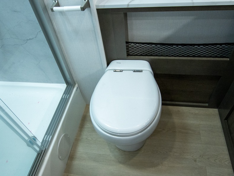 2026 Dynamax Europa 32KD - Image 13