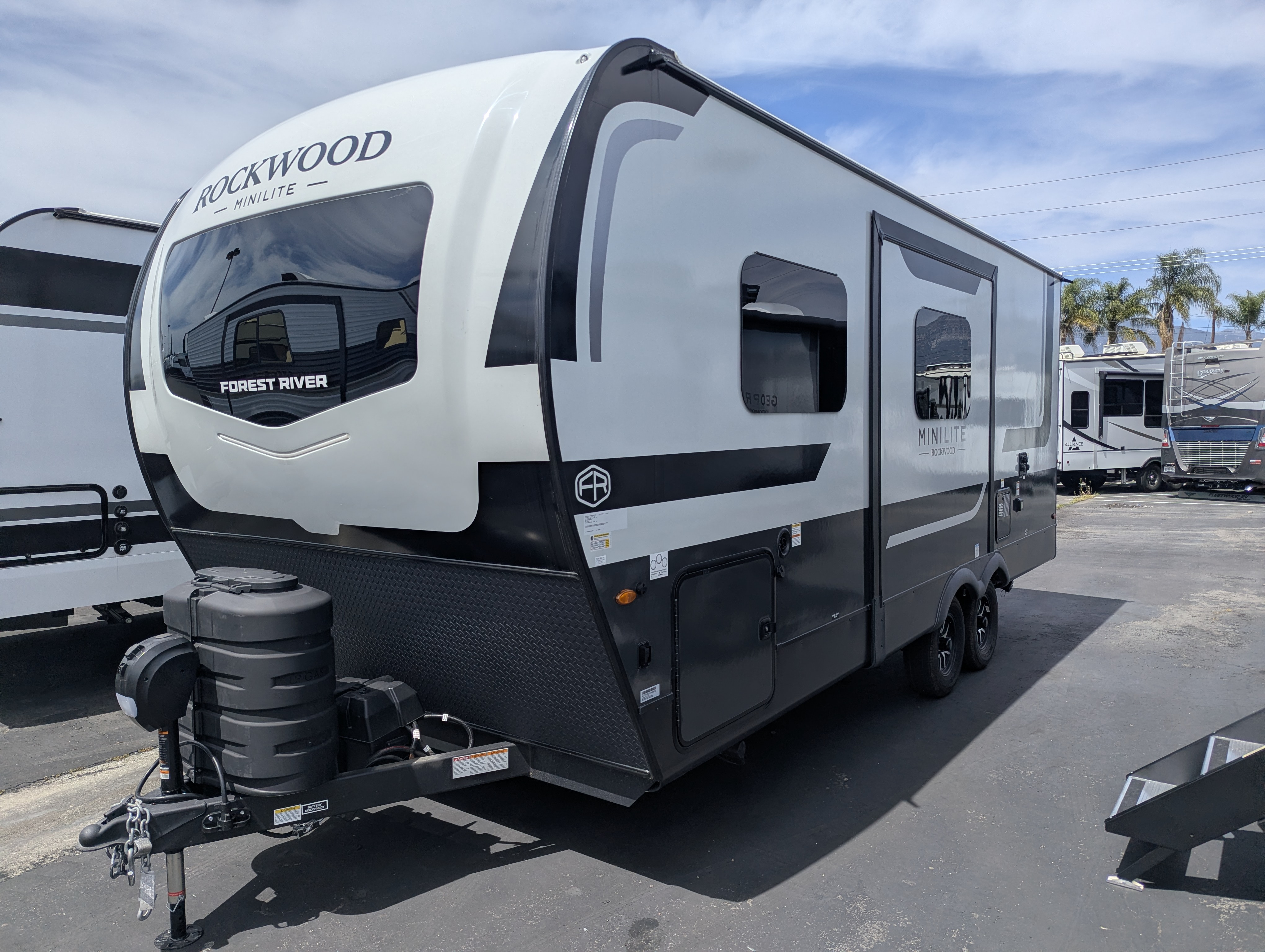 2026 Forest River Rockwood Mini Lite 2205S - Image 3
