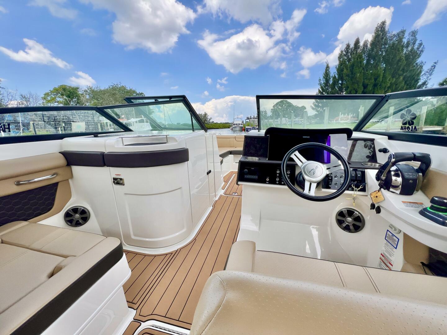 2019 Sea Ray SDX 290 OB - Image 16