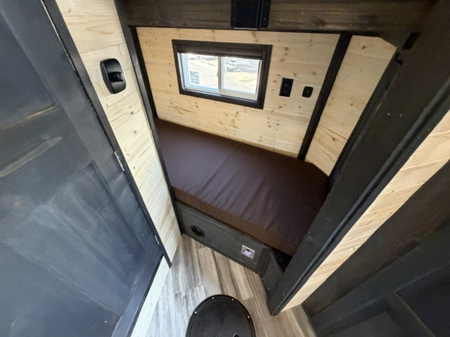 2027 ICE CASTLE RV EXTREME III 8X21 - Image 24
