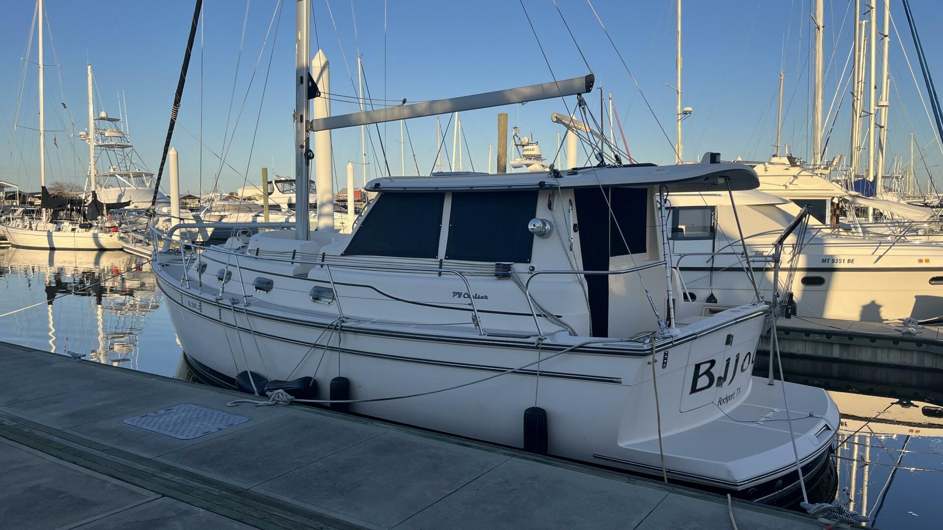2008 Island Packet PY Trawler / Motorsailer - Image 2