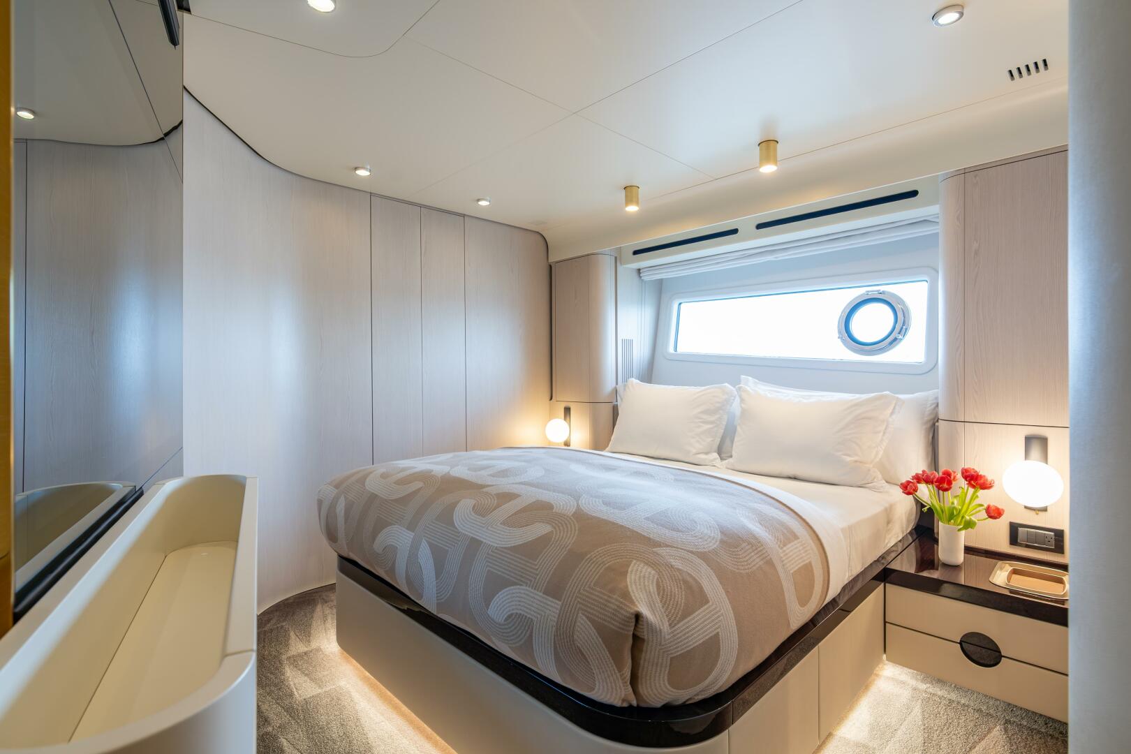 2022 Azimut 78 - Image 53