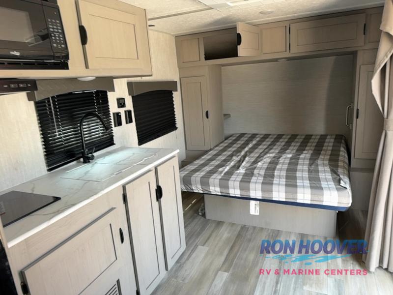 2025 COACHMEN VIKING 25QBH - Image 20