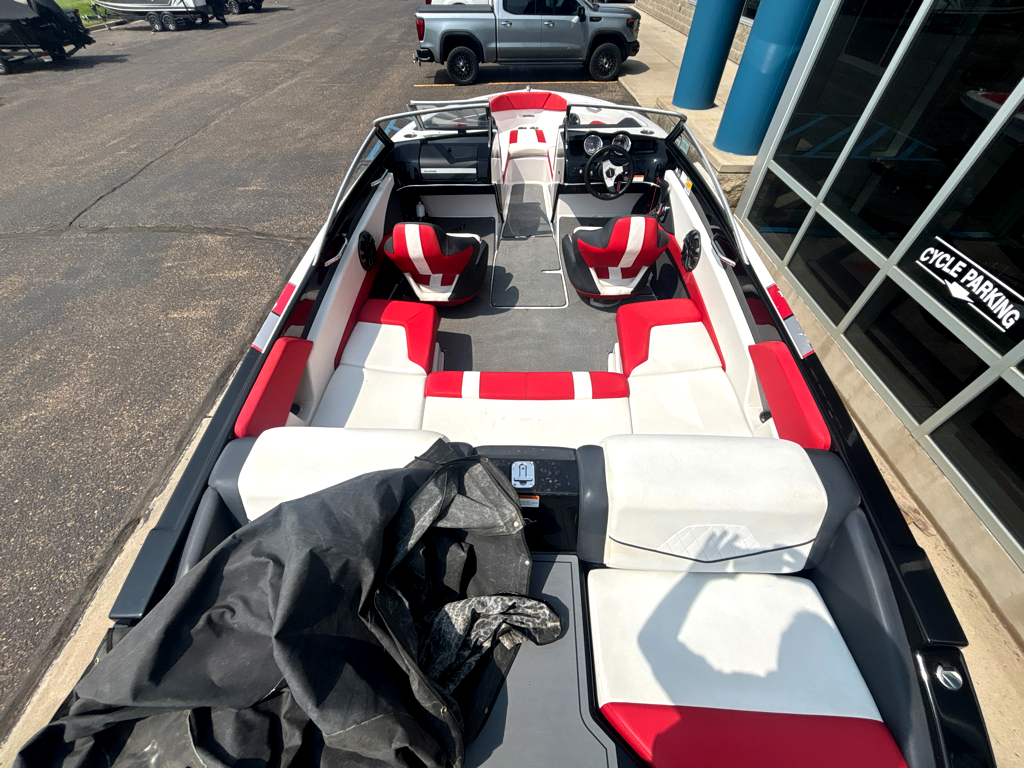 2014 Glastron GTS 207 - Image 4