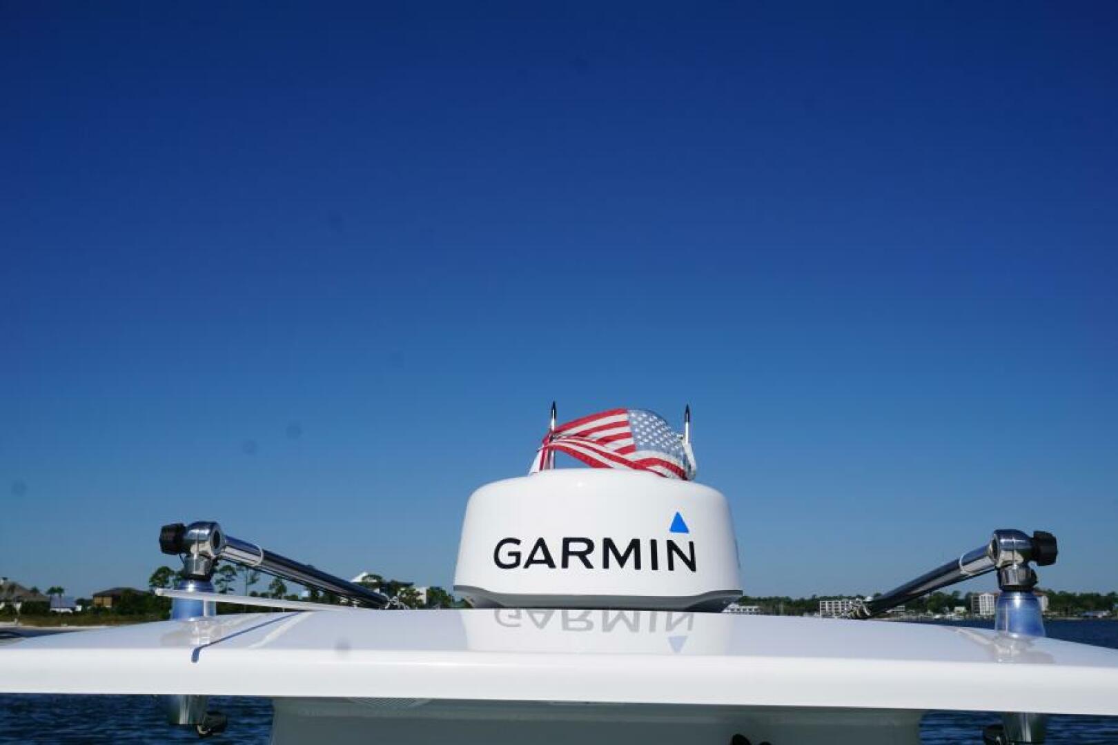 2022 Everglades 253 Center Console - Image 18