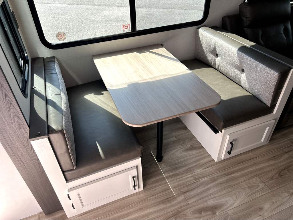 2026 VENTURE RV SPORTTREK 327VIK - Image 8