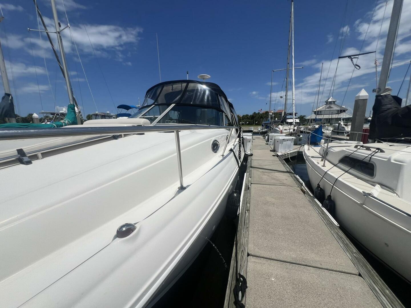 2003 Sea Ray 320 Sundancer - Image 9