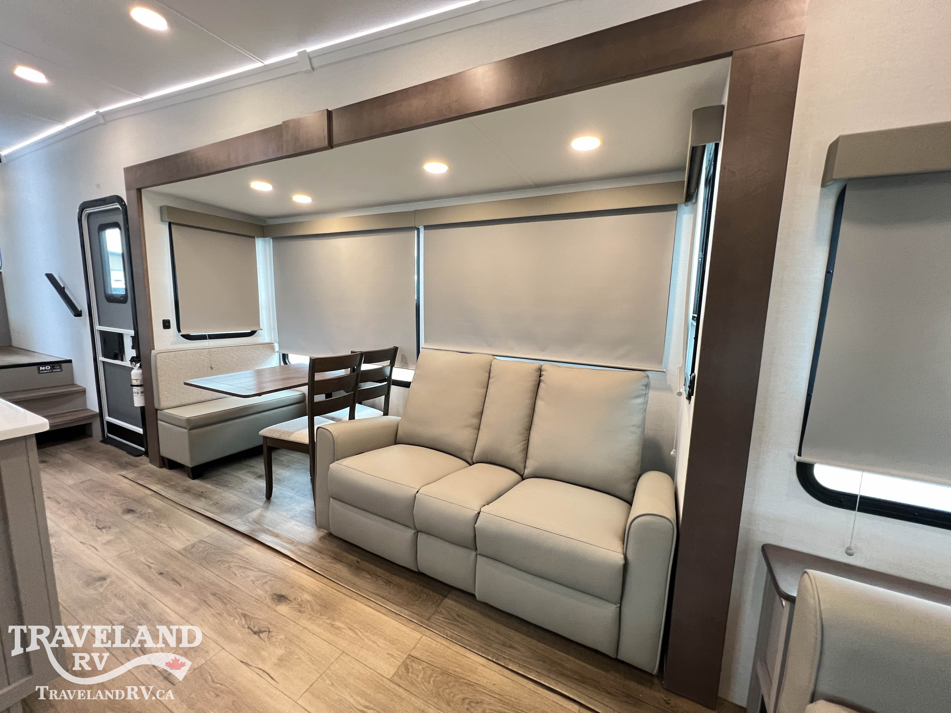 2026 Alliance RV Avenue 32RLS - Image 12