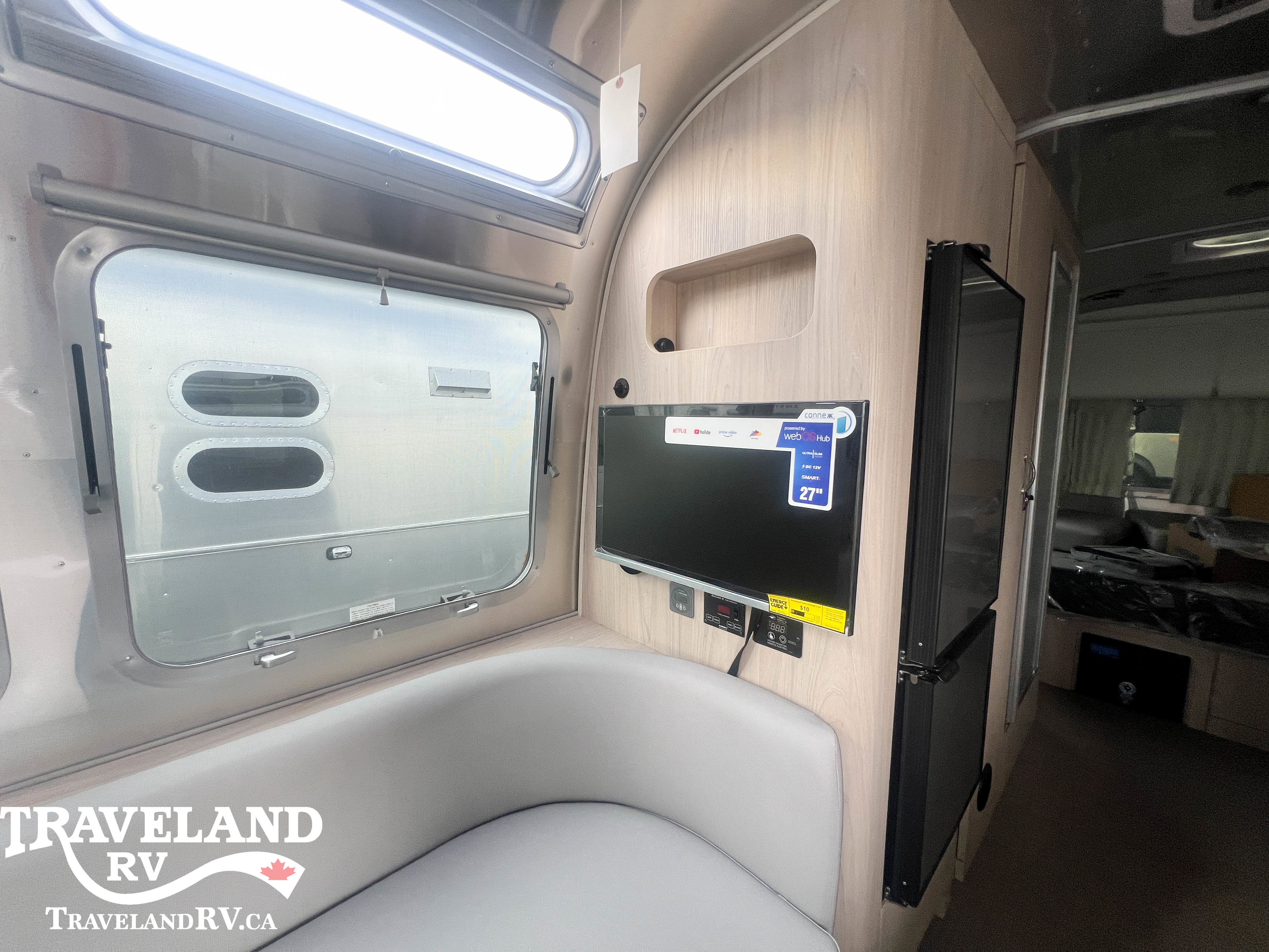 2025 Airstream Globetrotter 25FB - Image 17
