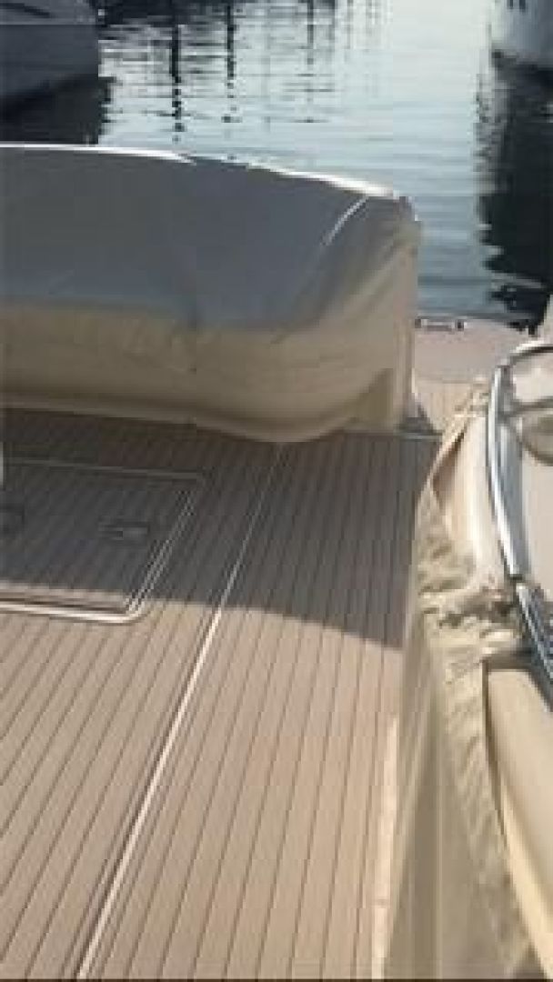 2005 Sea Ray Sundancer - Image 6