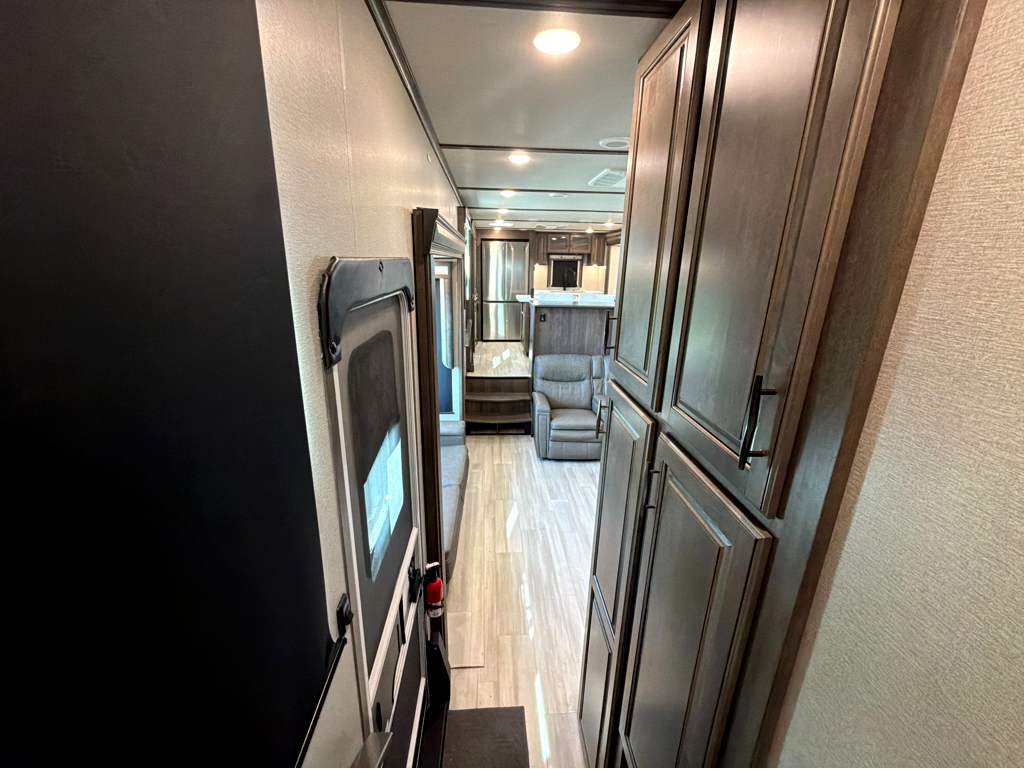 2022 GRAND DESIGN SOLITUDE 390RK - Image 27