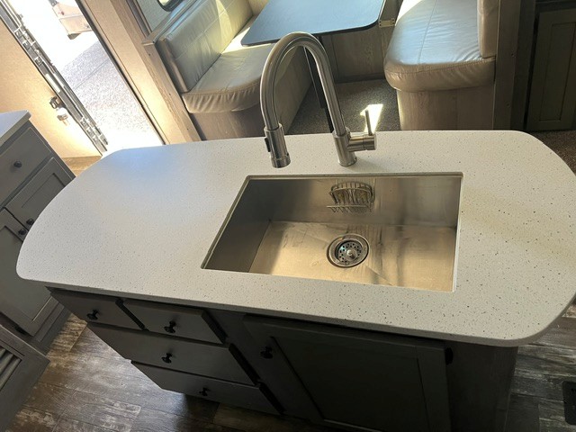 2020 Keystone Outback 330RL - Image 12