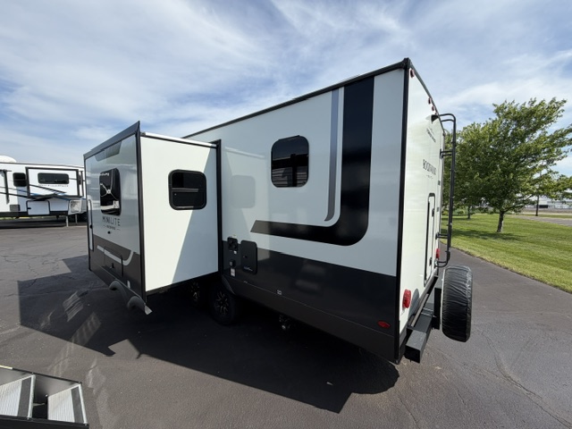 2027 Forest River Rockwood Mini Lite 2509S - Image 4