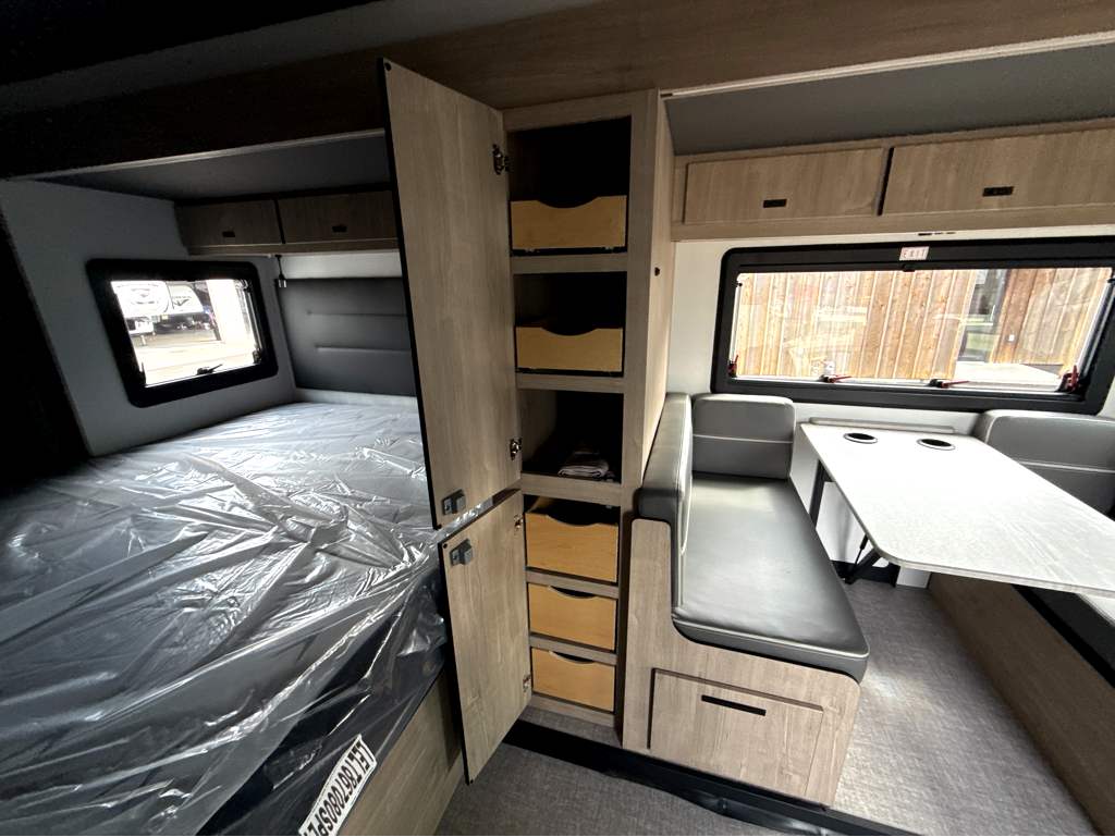 2027 Grand Design Lineage Series M 25FW - Image 27