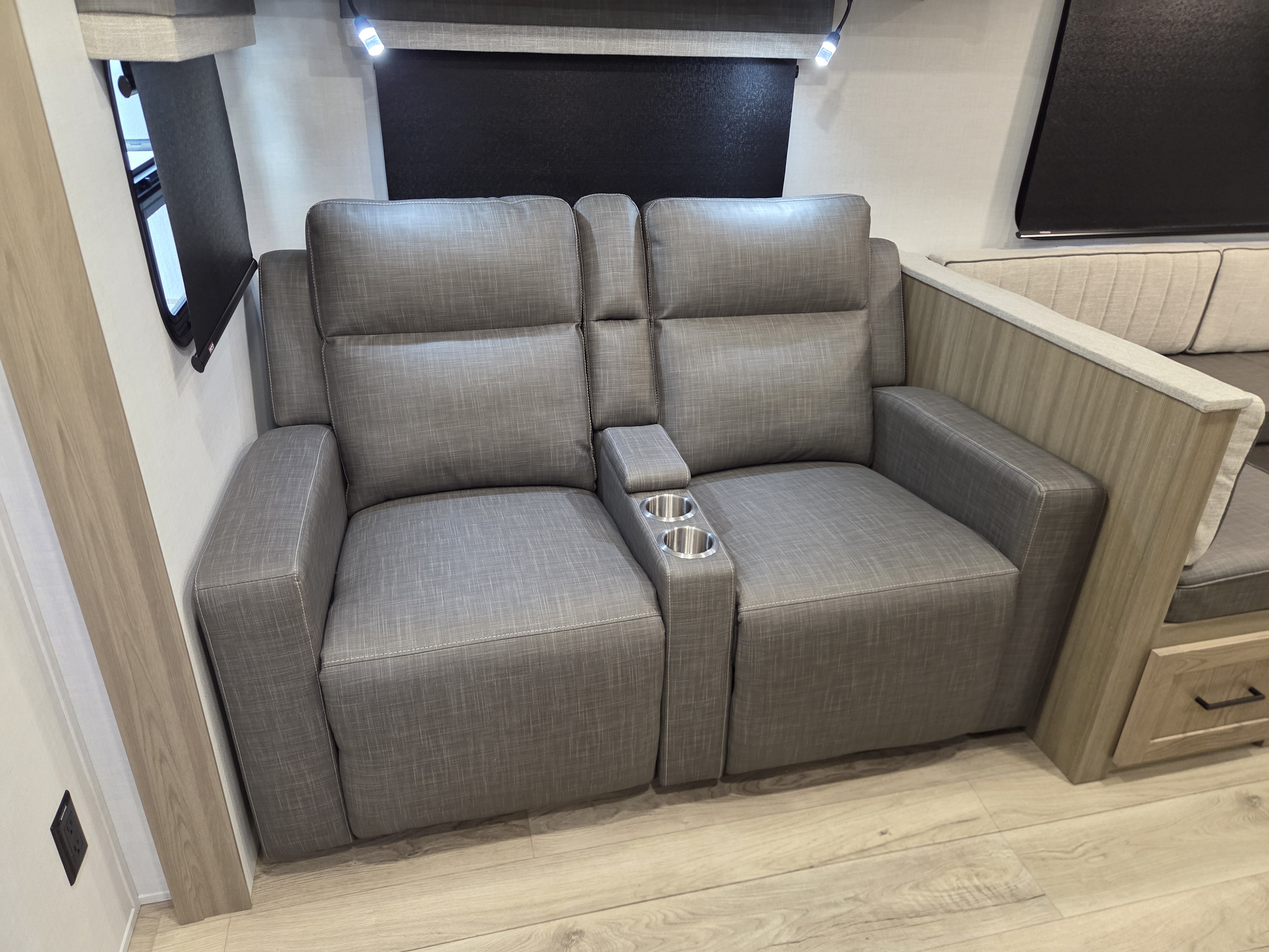 2027 Forest River Rockwood Ultra Lite 2706BH - Image 7