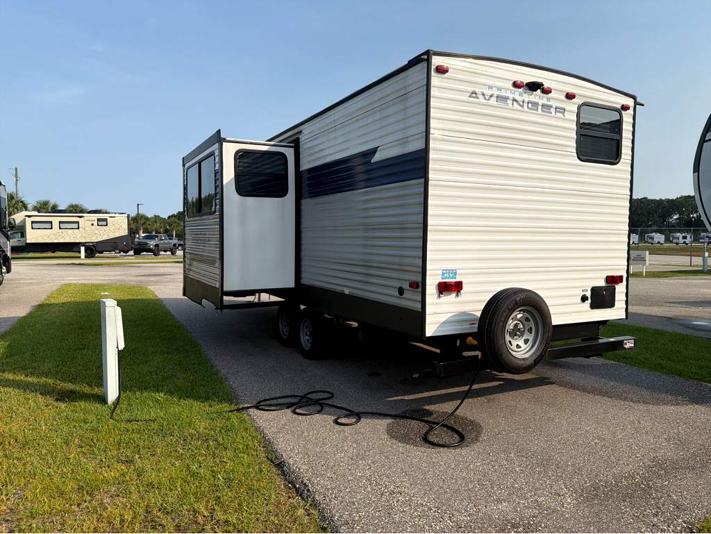 2022 FOREST RIVER AVENGER 24BHS - Image 4