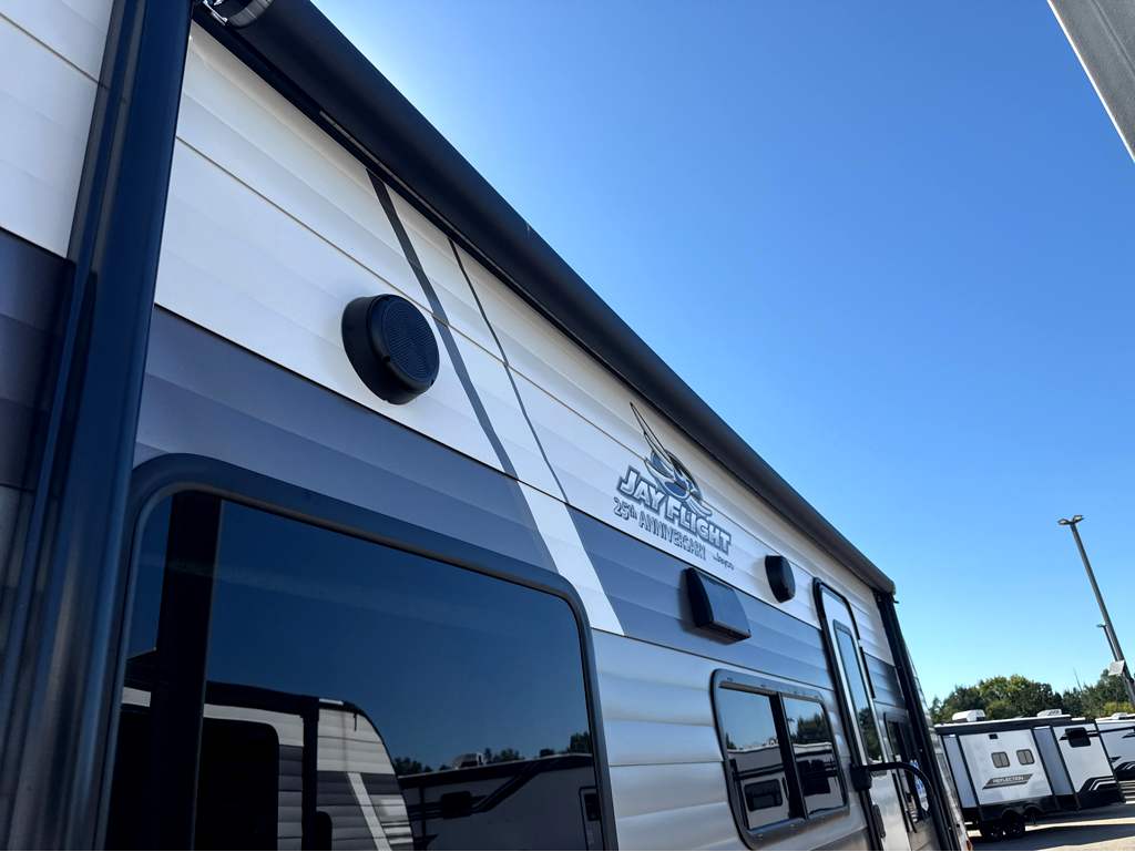 2027 Jayco Jay Flight SLX 210QB - Image 6